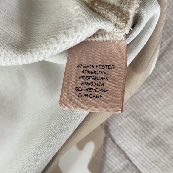 Camo Sweatshirt Short Sleeve XS NWT Sand Gray White - Picture 9 of 9